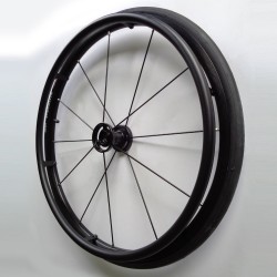 Roue complète légère OMOBIC CYCLONE 12 rayons Design et kit3