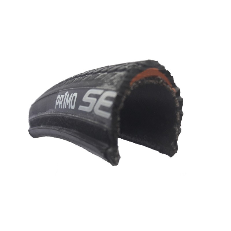 Pneu pour les fauteuils roulants manuels, avec protection anti-crevaison